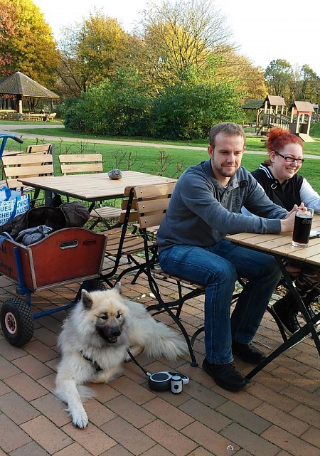 Papa Kingston und seine Menschen-Familie