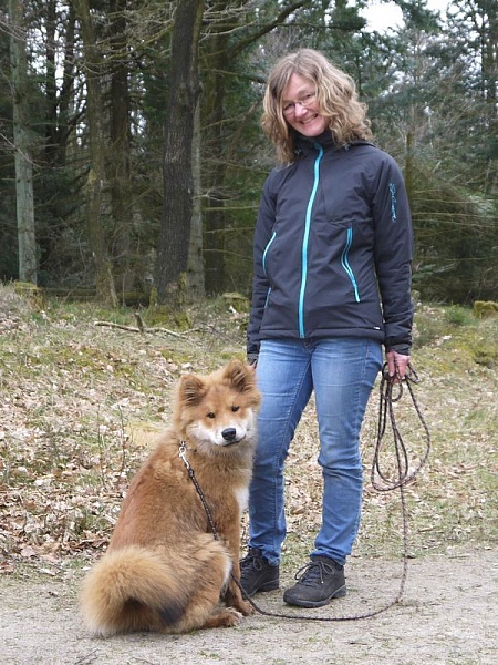 Süß gucken und Frauchen zum Lachen bringen!